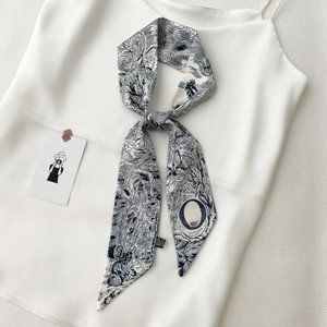 Geometric print initial O twilly scarf